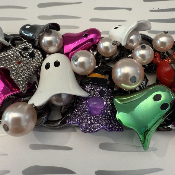 NWT Betsey Johnson Halloween Ghost Charm statement Bracelet Pearls & Charms $168 - Picture 3 of 7